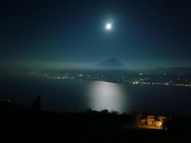 B&B Da Paolo Con Vista Lago Di Garda Сан-Дзено-ди-Монтанья Экстерьер фото